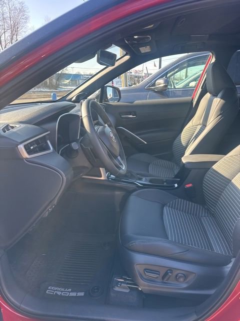 Used 2024 Toyota Corolla Cross XSE image 11