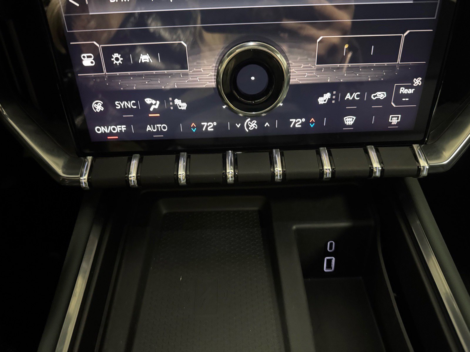 Used 2024 GMC Acadia AT4 w/ Luxury Package image 21