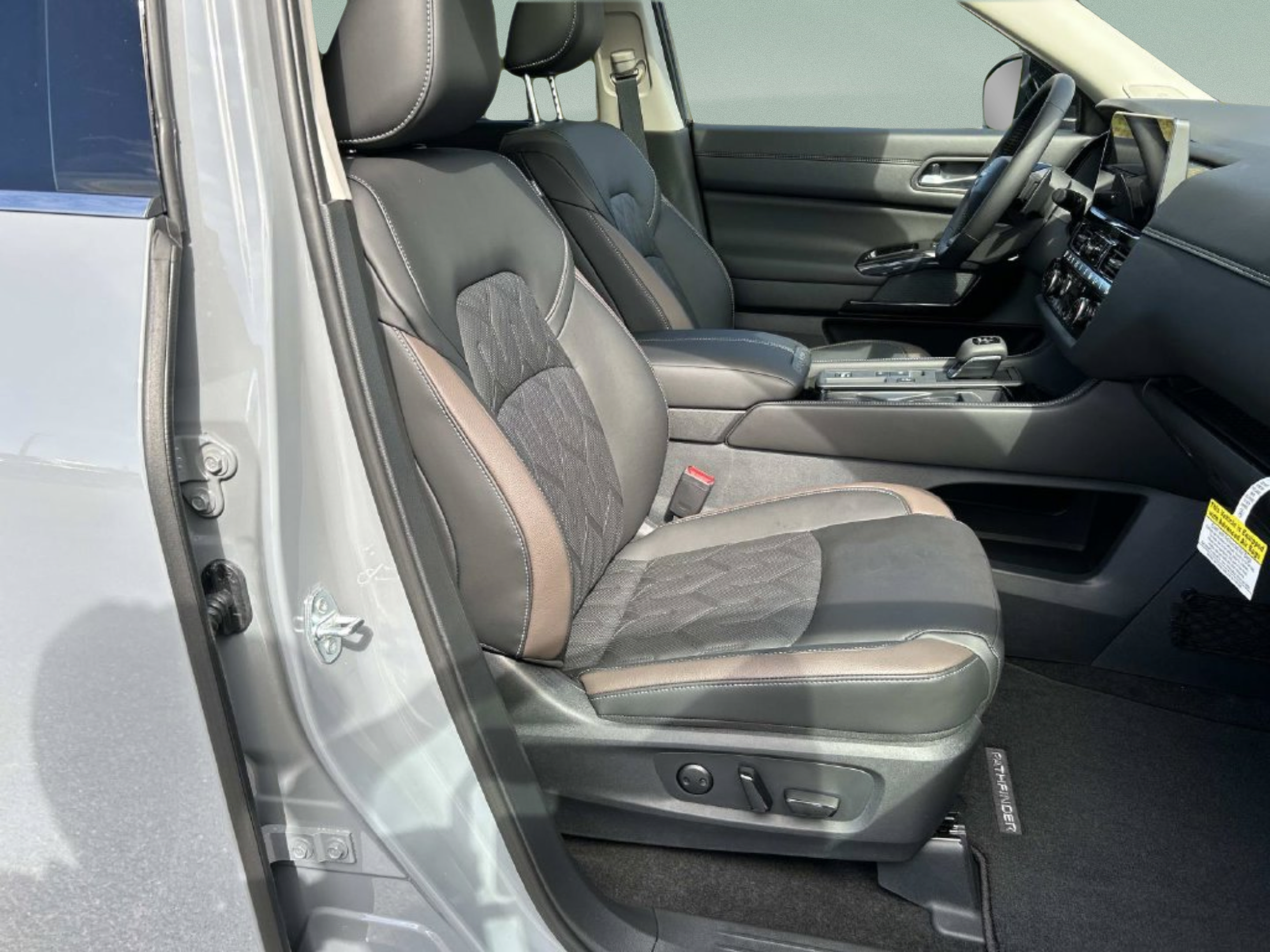 New 2026 Nissan Pathfinder Platinum FWD image 22