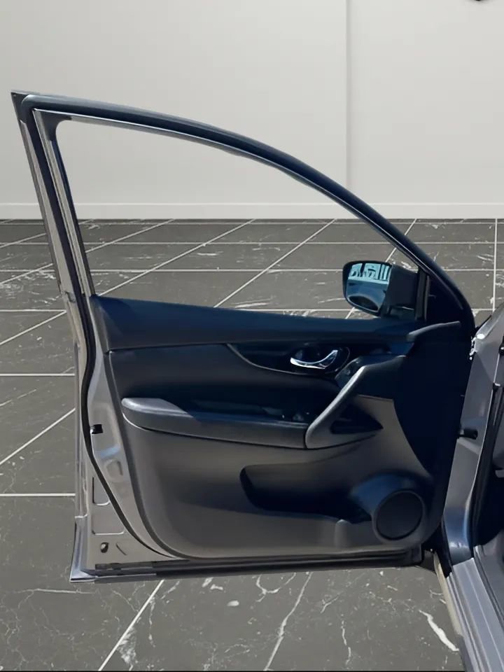 Used 2017 Nissan Rogue Sport SV w/ SV Premium Package image 9