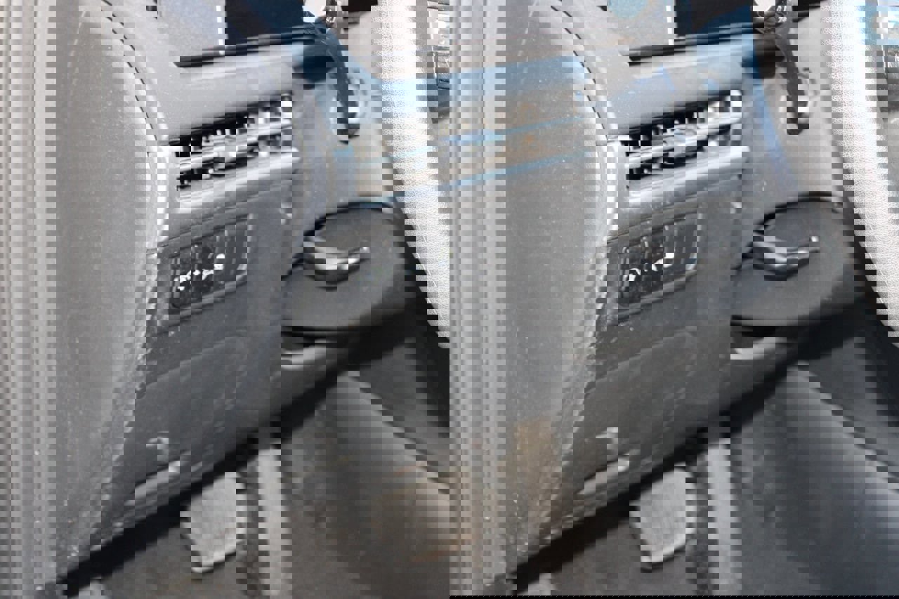 Used 2025 Hyundai Santa Cruz SE image 21