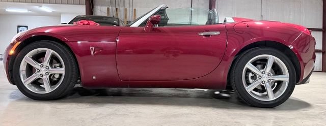 Used 2009 Pontiac Solstice GXP w/ Premium Package RWD image 5