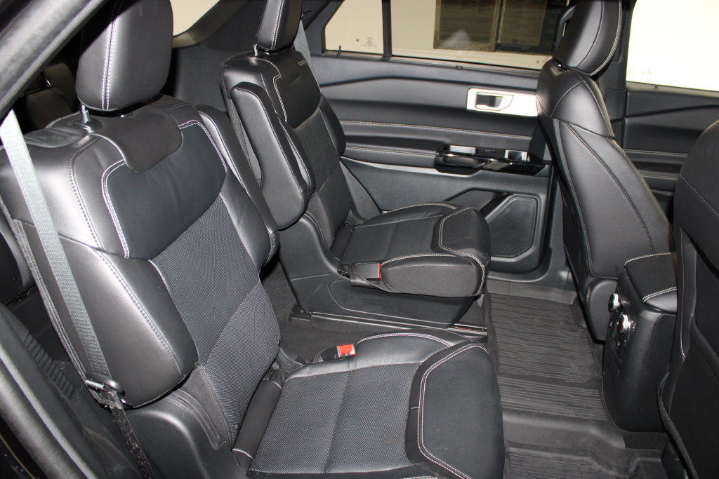 Used 2023 Ford Explorer ST w/ Equipment Group 401A AWD/4WD image 31