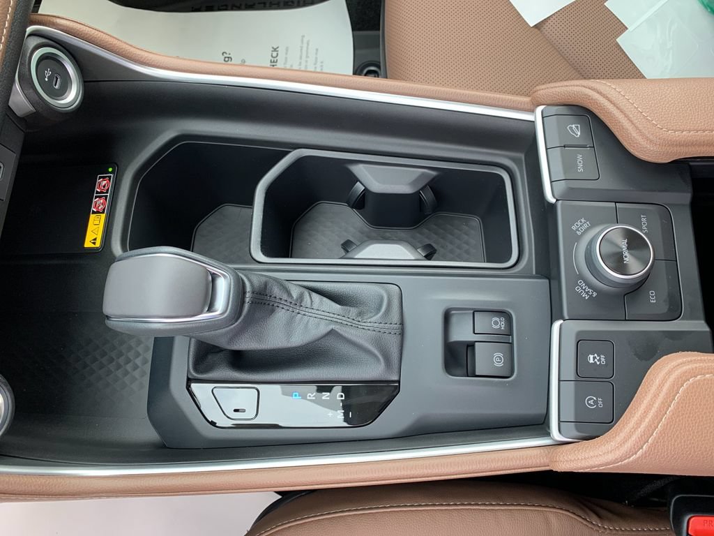 Used 2026 Toyota Grand Highlander AWD image 25