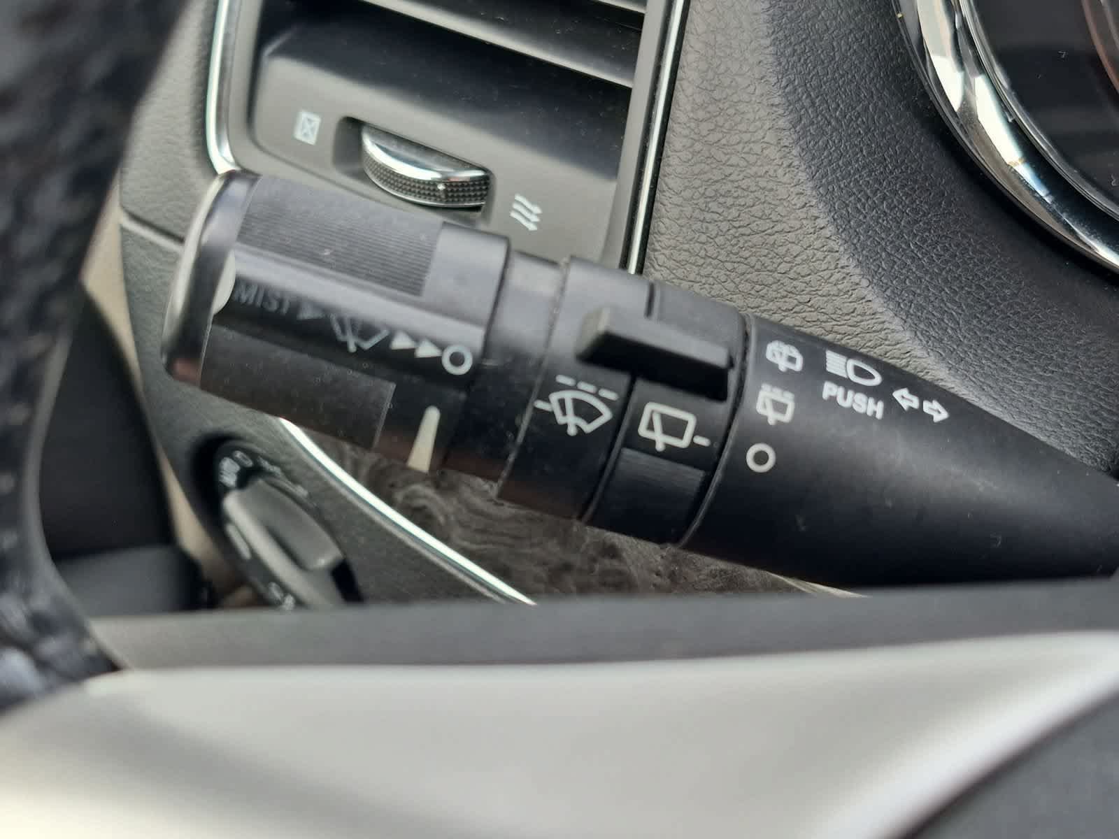 Used 2014 Chrysler Town & Country Touring-L w/ Driver Convenience Group FWD image 25