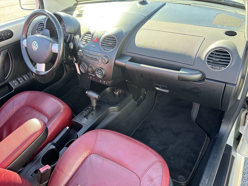 Used 2009 Volkswagen Beetle Blush image 24