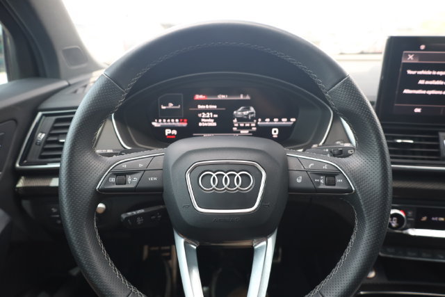 Used 2023 Audi SQ5 Prestige AWD/4WD image 17