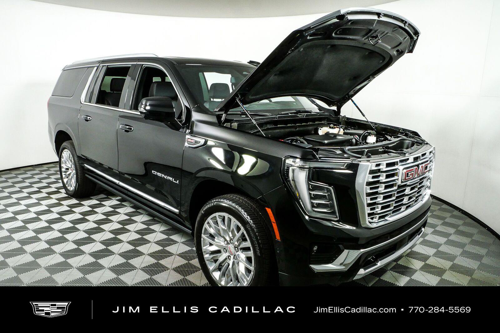Used 2025 GMC Yukon XL Denali w/ Sun & Power Step Package AWD/4WD image 36