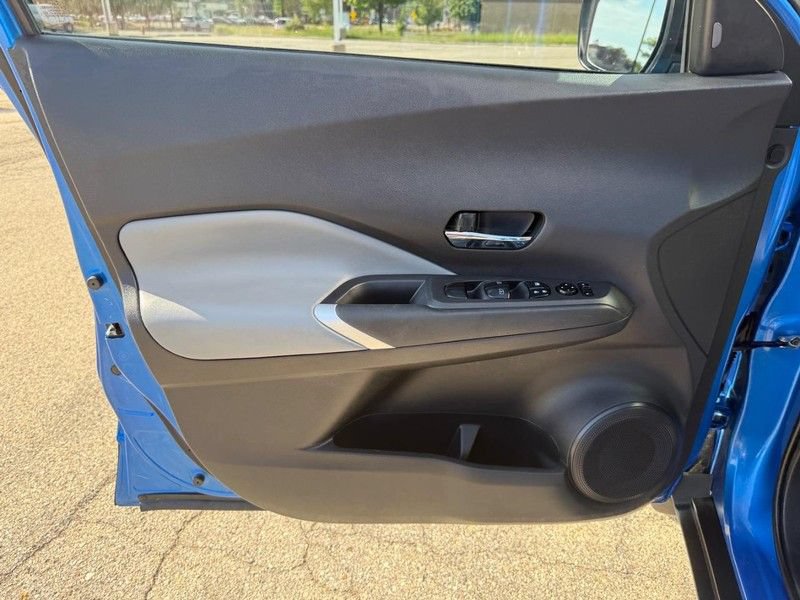 Used 2023 Nissan Kicks SR w/ SR Premium Package FWD image 19