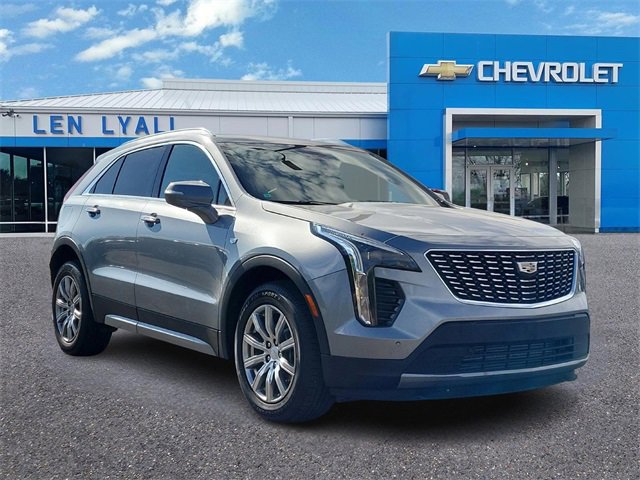 Used 2023 Cadillac XT4 Premium Luxury image 1