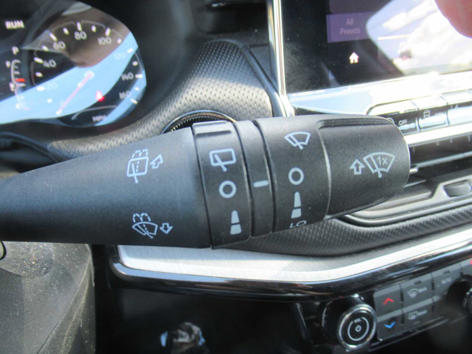 Used 2023 Jeep Compass Trailhawk image 33