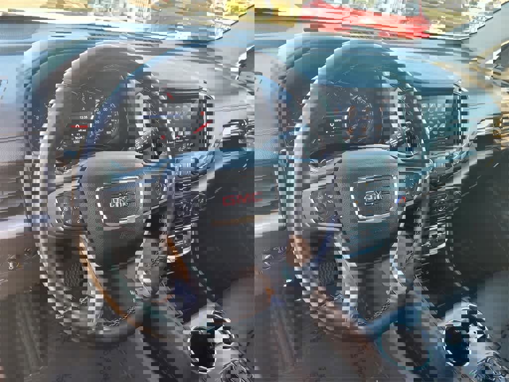 Used 2023 GMC Terrain AT4 image 9