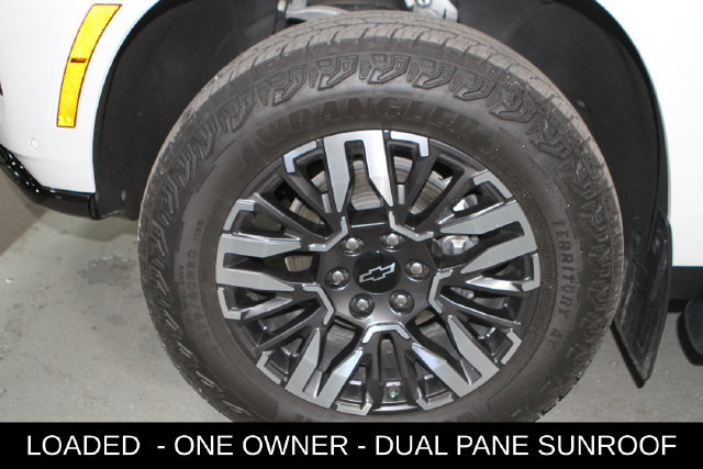 Used 2025 Chevrolet Tahoe Z71 w/ Comfort Package AWD/4WD image 12