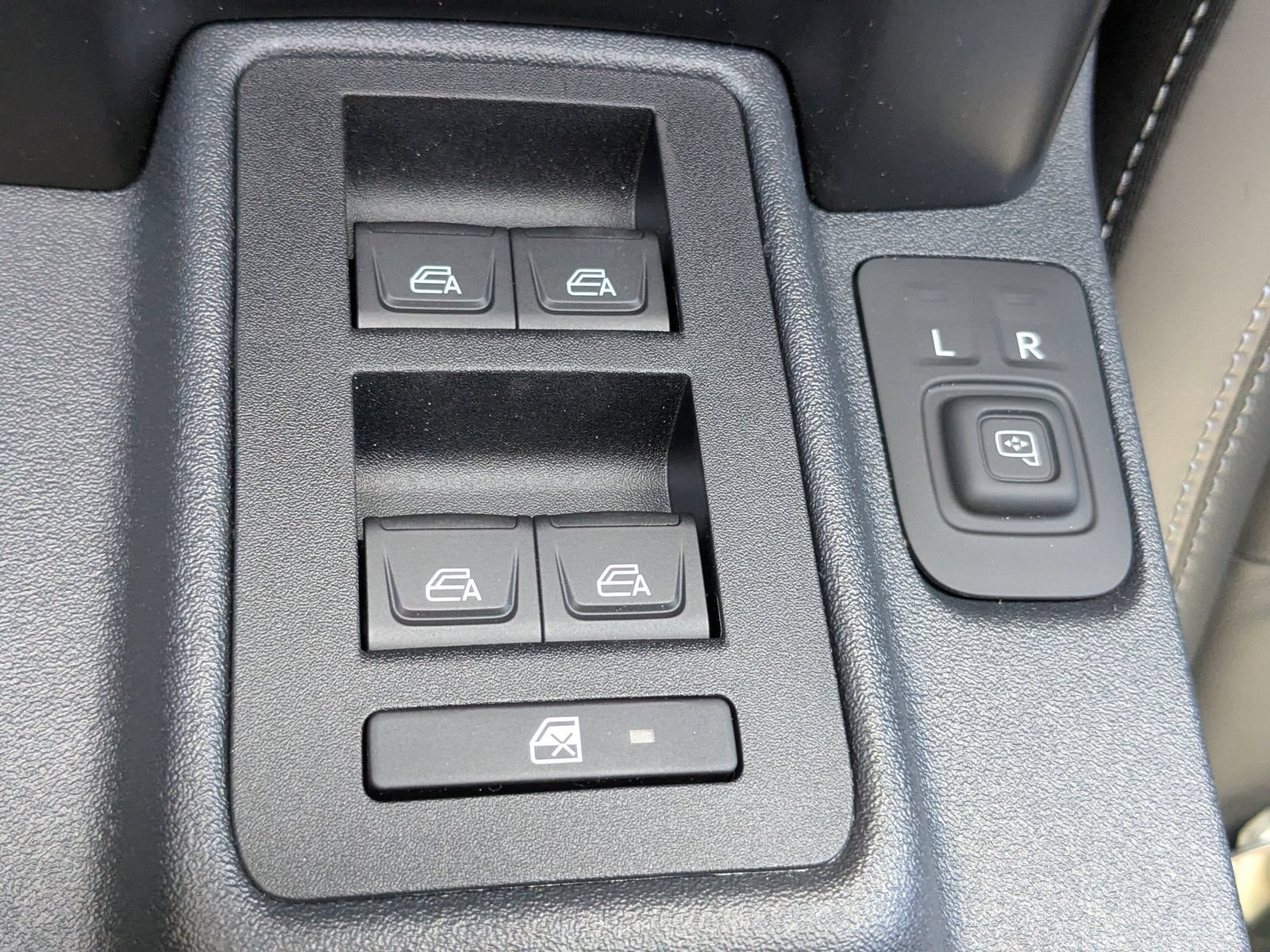 New 2025 Ford Bronco Outer Banks w/ Sasquatch Package AWD/4WD image 25
