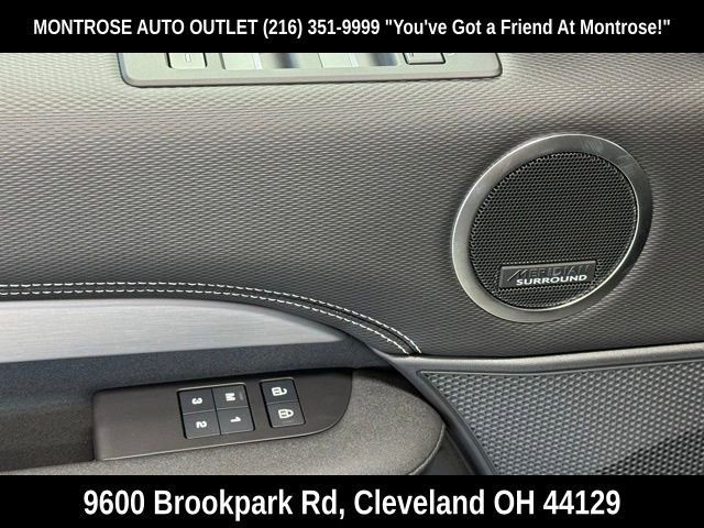 New 2024 Land Rover Discovery Dynamic SE image 10