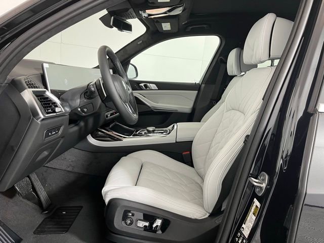 New 2026 BMW X7 xDrive40i w/ Premium Package AWD/4WD image 10