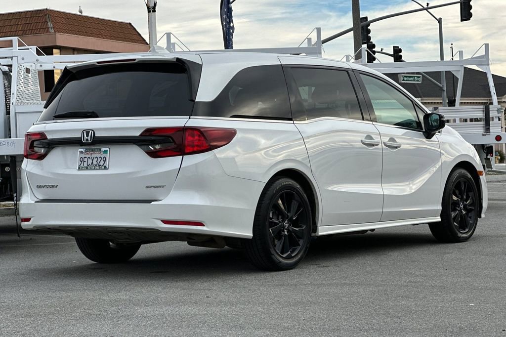 Used 2023 Honda Odyssey Sport image 3