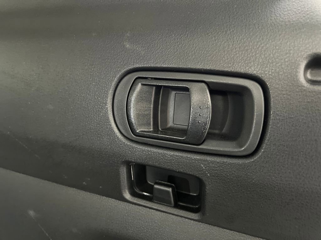 Used 2025 MAZDA CX-50 AWD 2.5 S w/ Premium Package image 33