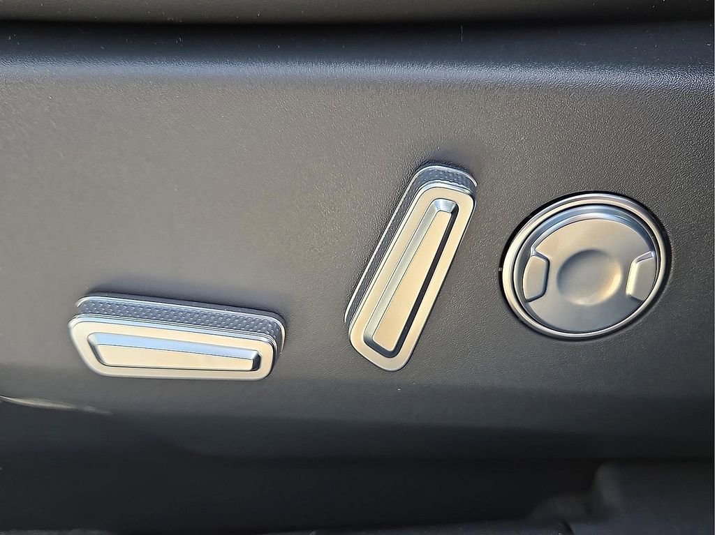 New 2026 Lincoln Nautilus Premier AWD/4WD image 14