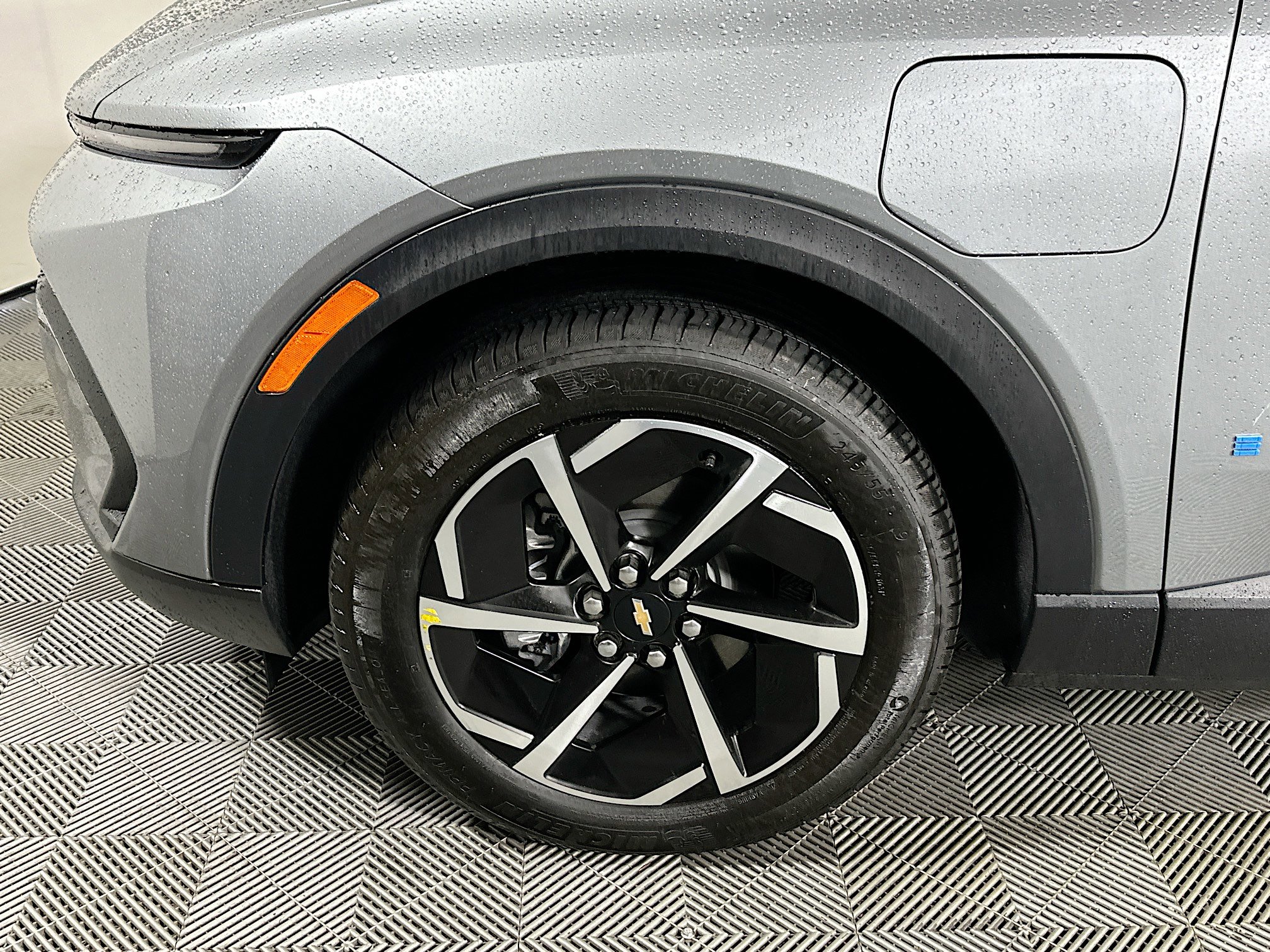 Used 2025 Chevrolet Equinox EV LT FWD image 11