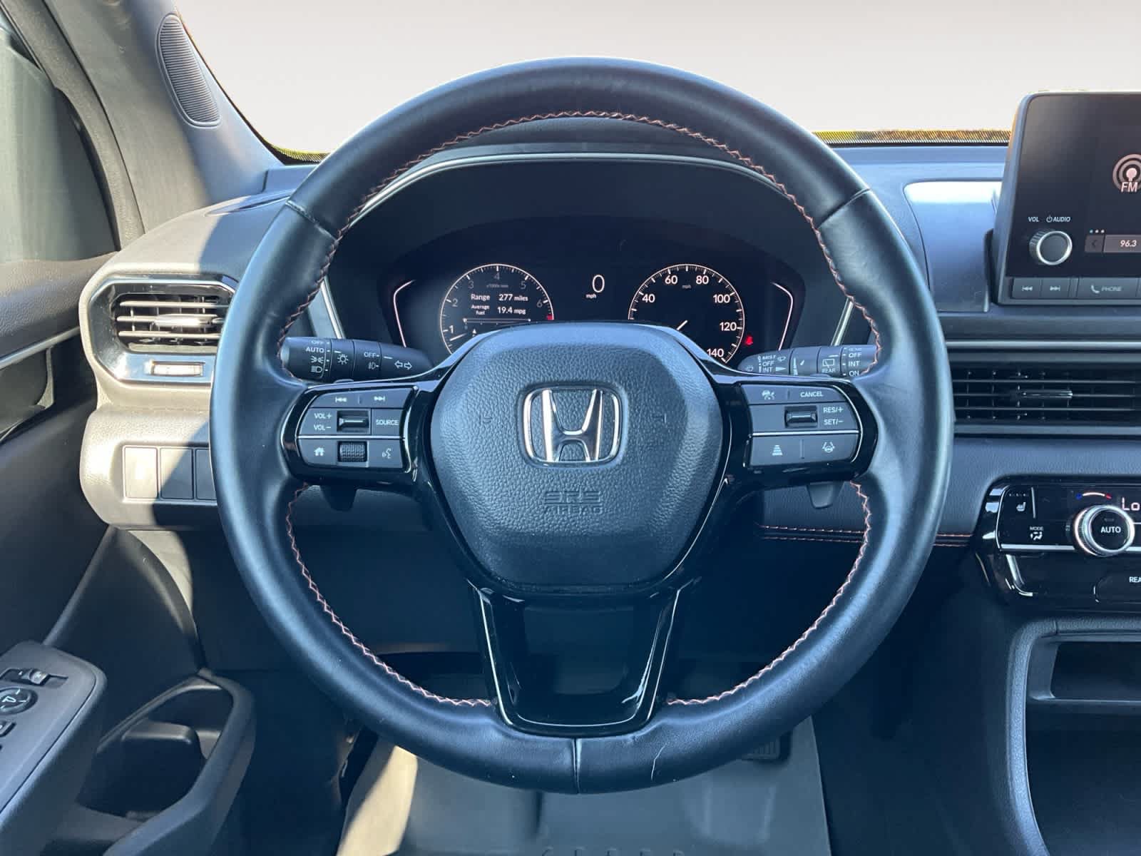 Used 2023 Honda Pilot Sport image 12