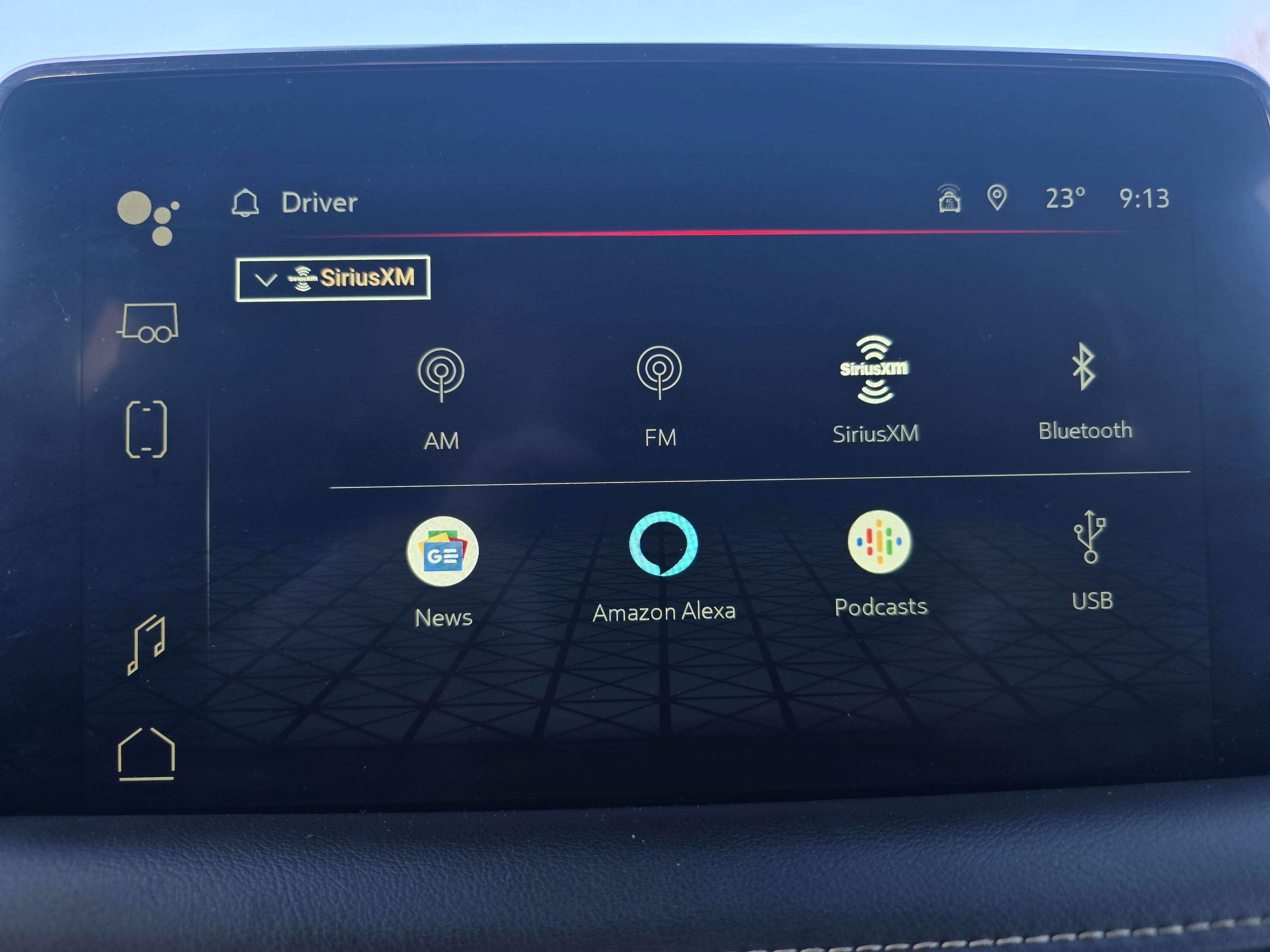 Used 2024 GMC Yukon SLT image 32