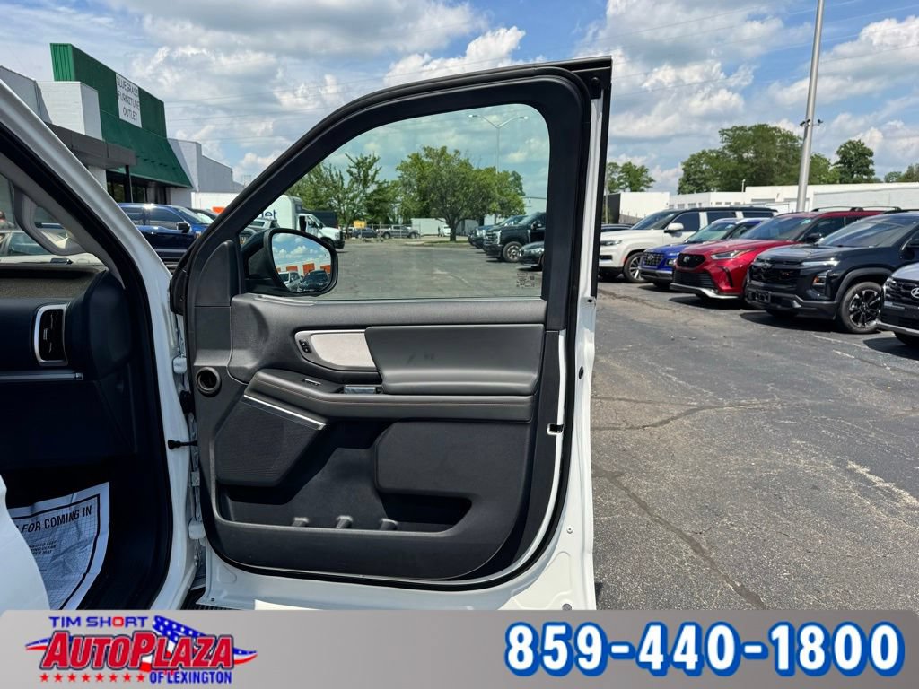 Used 2025 Ford Expedition Active AWD/4WD image 54