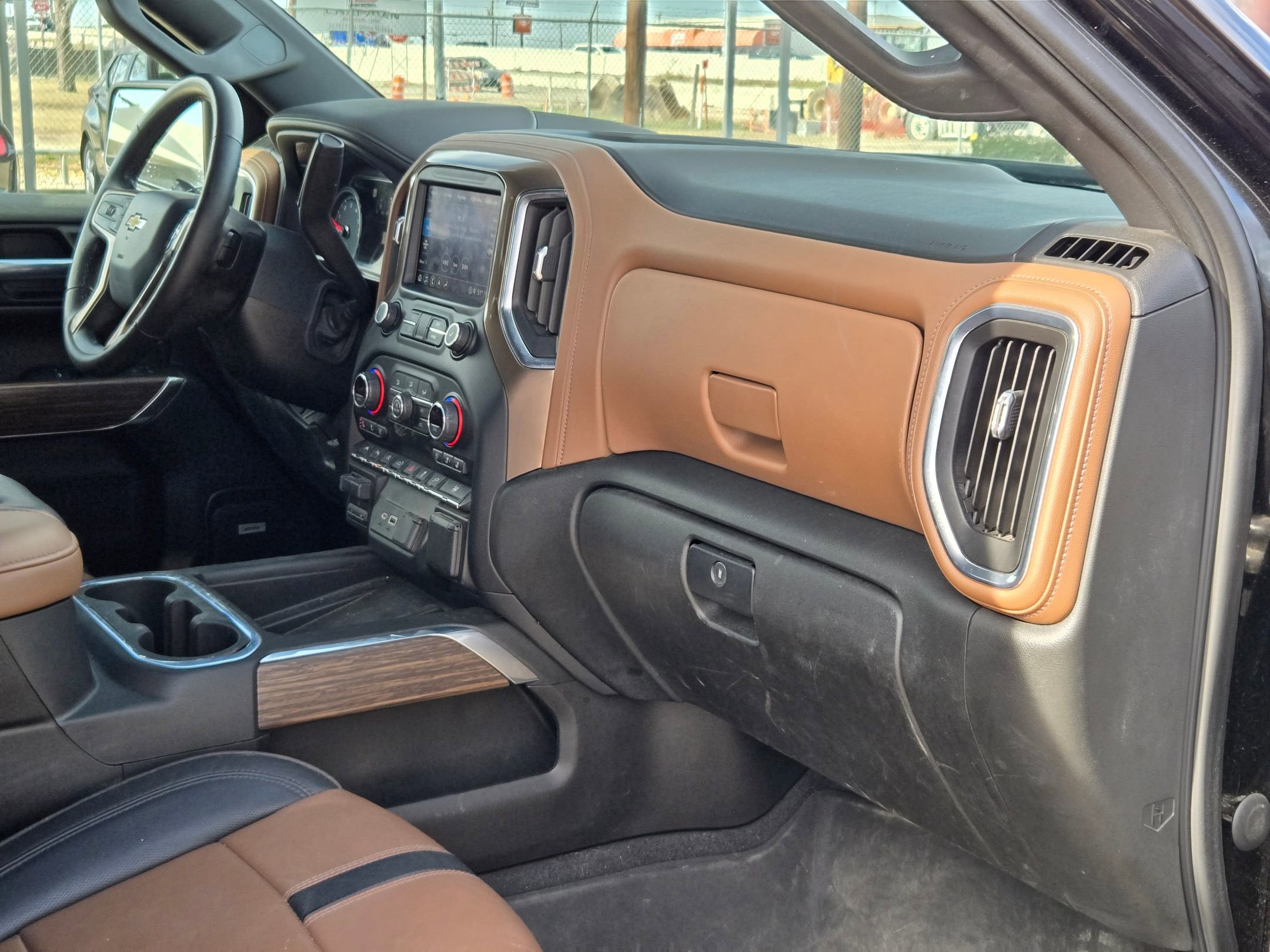 Used 2021 Chevrolet Silverado 1500 High Country w/ Technology Package image 30