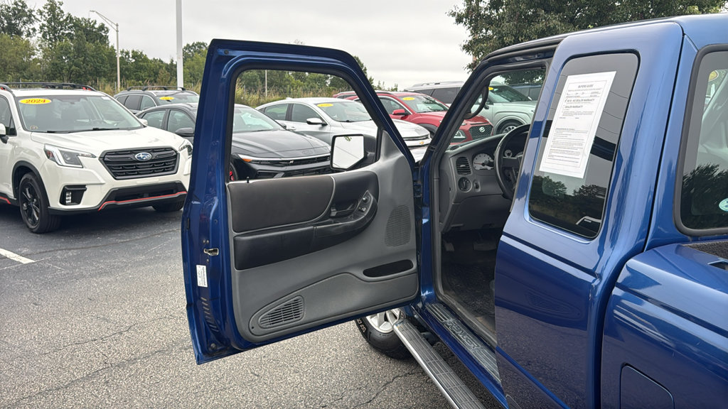 Used 2011 Ford Ranger Sport w/ Bright Trim Group AWD/4WD image 15