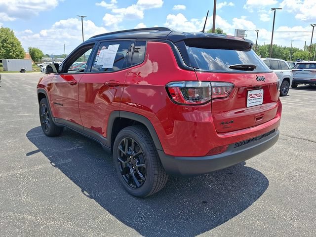 Certified 2023 Jeep Compass Latitude w/ Sun and Sound Group AWD/4WD image 7