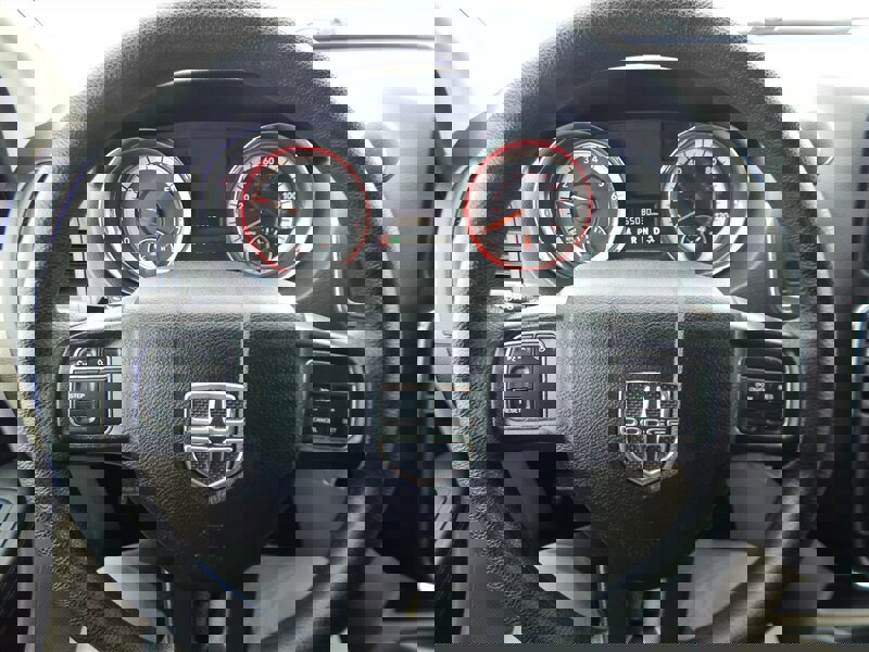 Used 2018 Dodge Grand Caravan SE w/ UConnect Hands-Free Group image 24