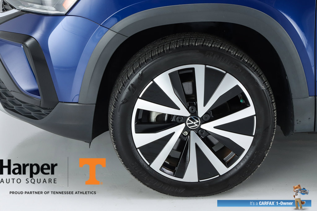 Used 2023 Volkswagen Taos SE w/ Panoramic Sunroof Package FWD image 43