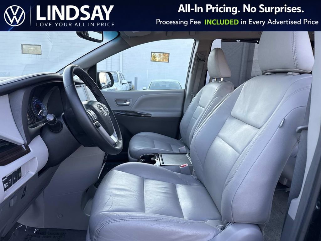 Used 2017 Toyota Sienna XLE Premium image 10