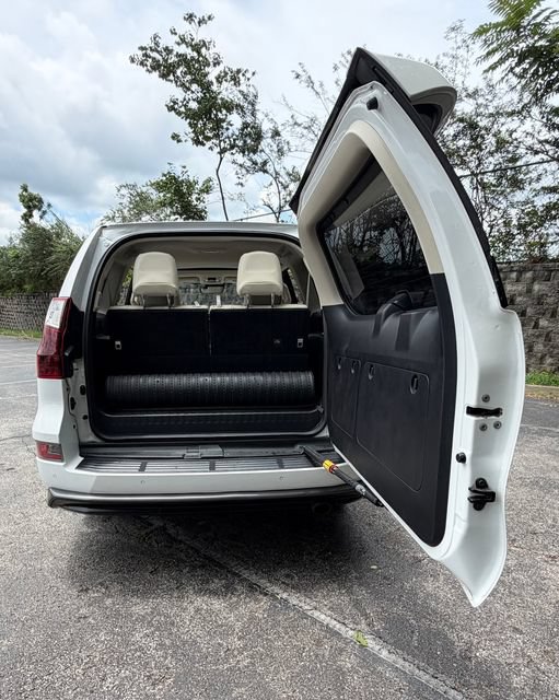 Used 2021 Lexus GX 460 Luxury w/ Sport Design Package AWD/4WD image 39