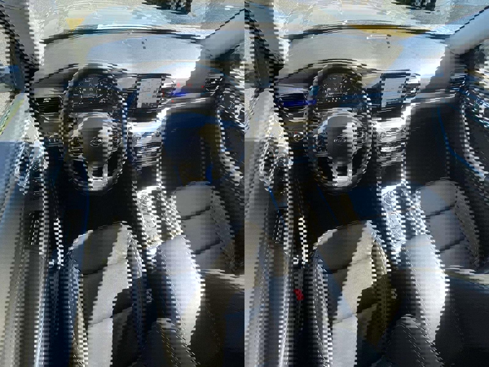 Used 2022 Ford Explorer XLT w/ Equipment Group 202A image 11