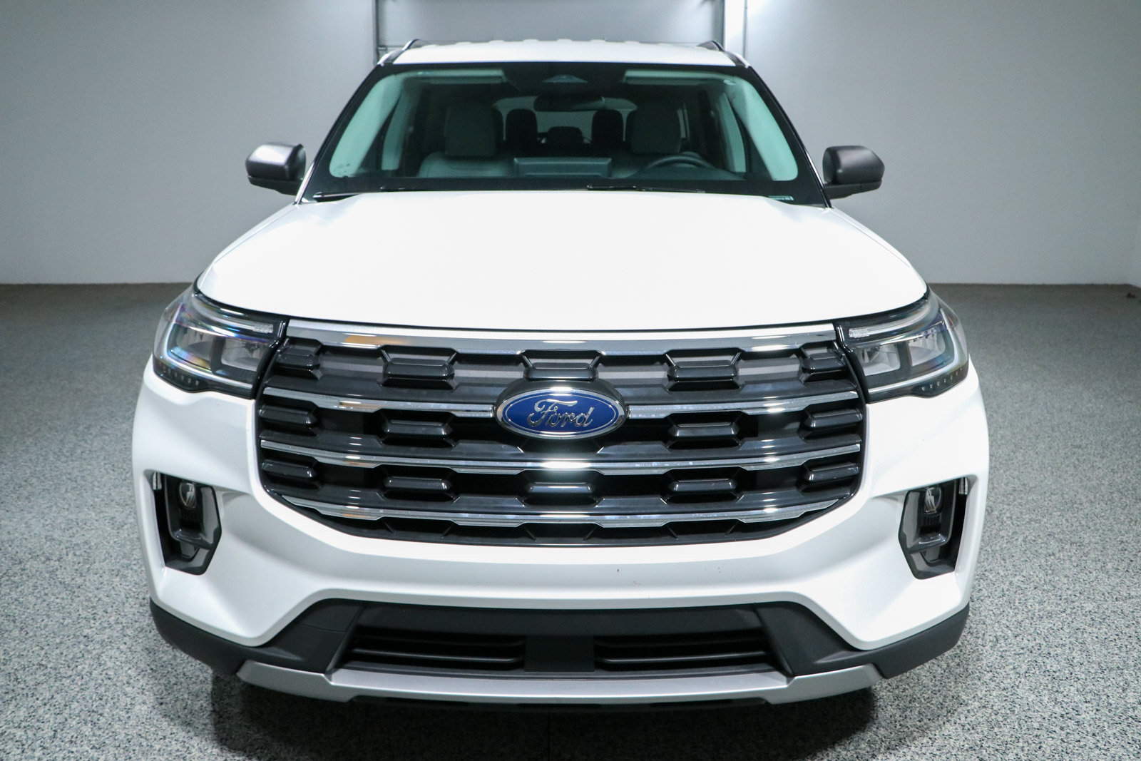 Used 2025 Ford Explorer Active w/ Active Comfort Package AWD/4WD image 4