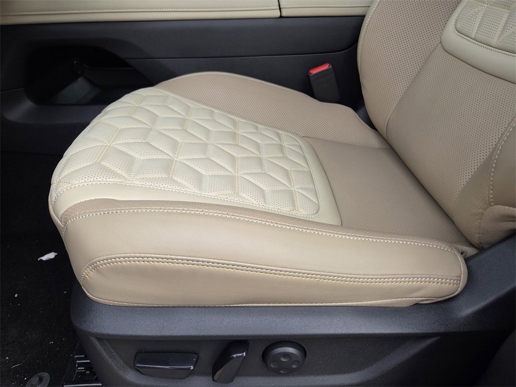 New 2026 Nissan Armada Platinum image 12