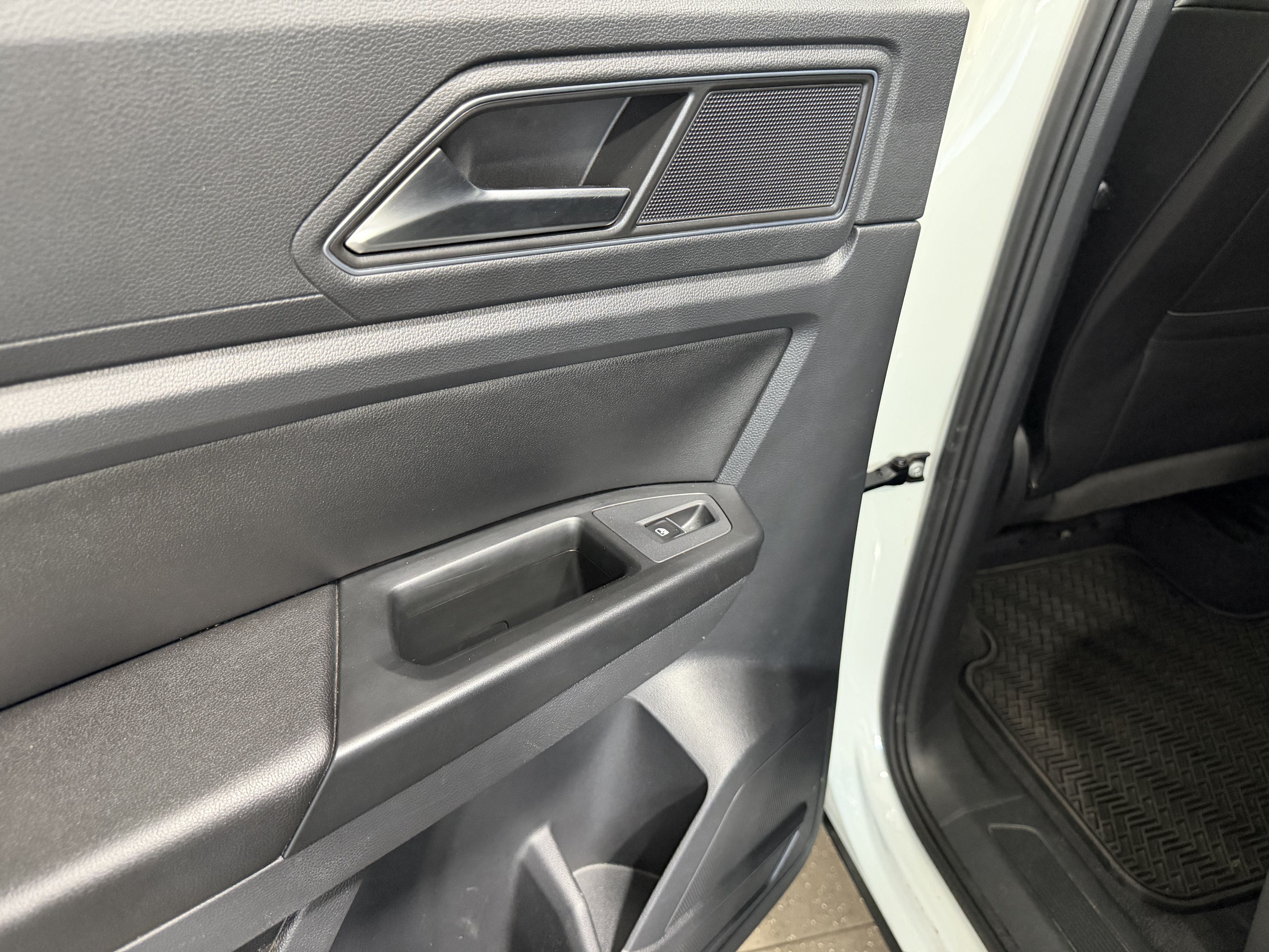 Used 2018 Volkswagen Atlas SE FWD image 26