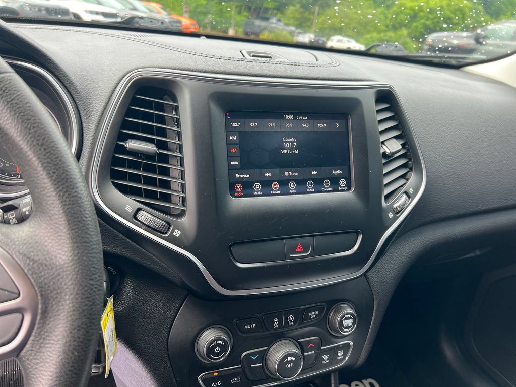 Used 2019 Jeep Cherokee Latitude w/ Popular Appearance Group FWD image 21