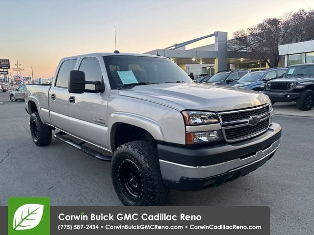 Used 2005 Chevrolet Silverado 2500 LT w/ Heavy-Duty Power Package AWD/4WD image 4