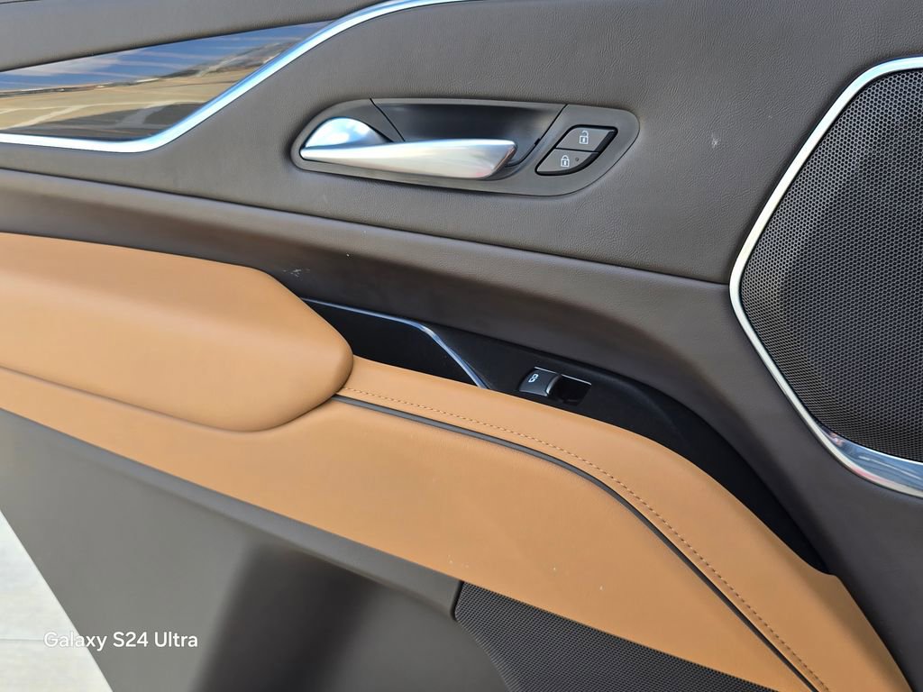 Used 2024 Cadillac Escalade Premium Luxury image 21