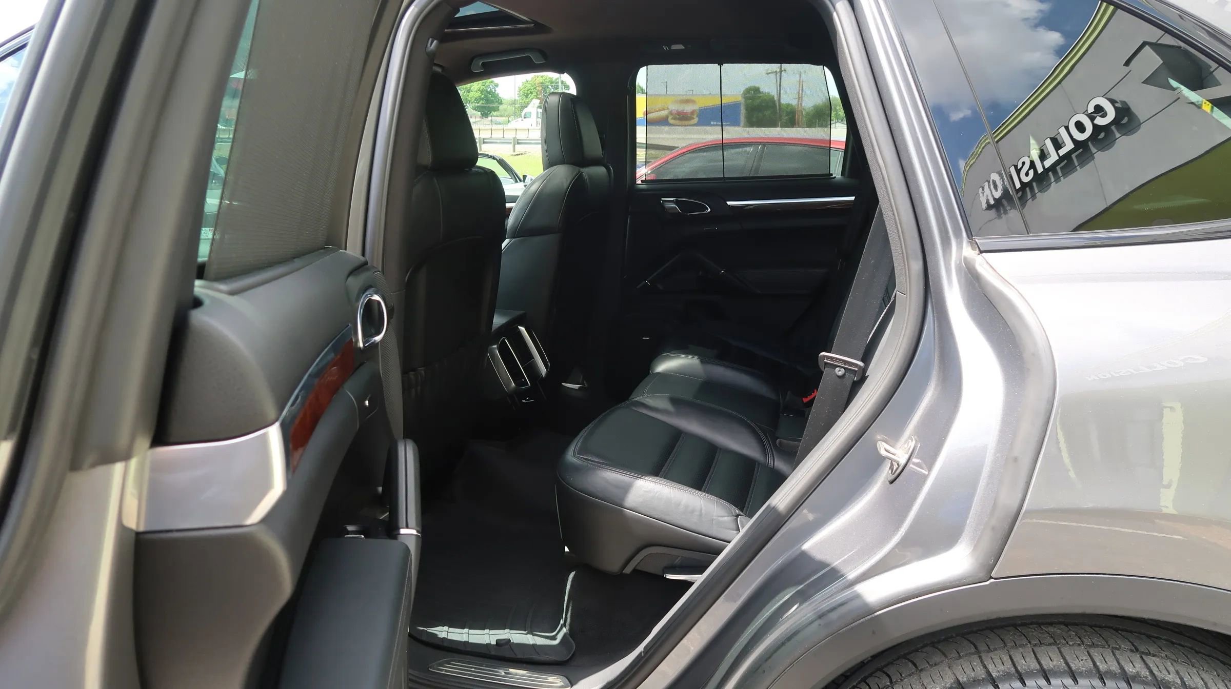 Used 2011 Porsche Cayenne S AWD/4WD image 19