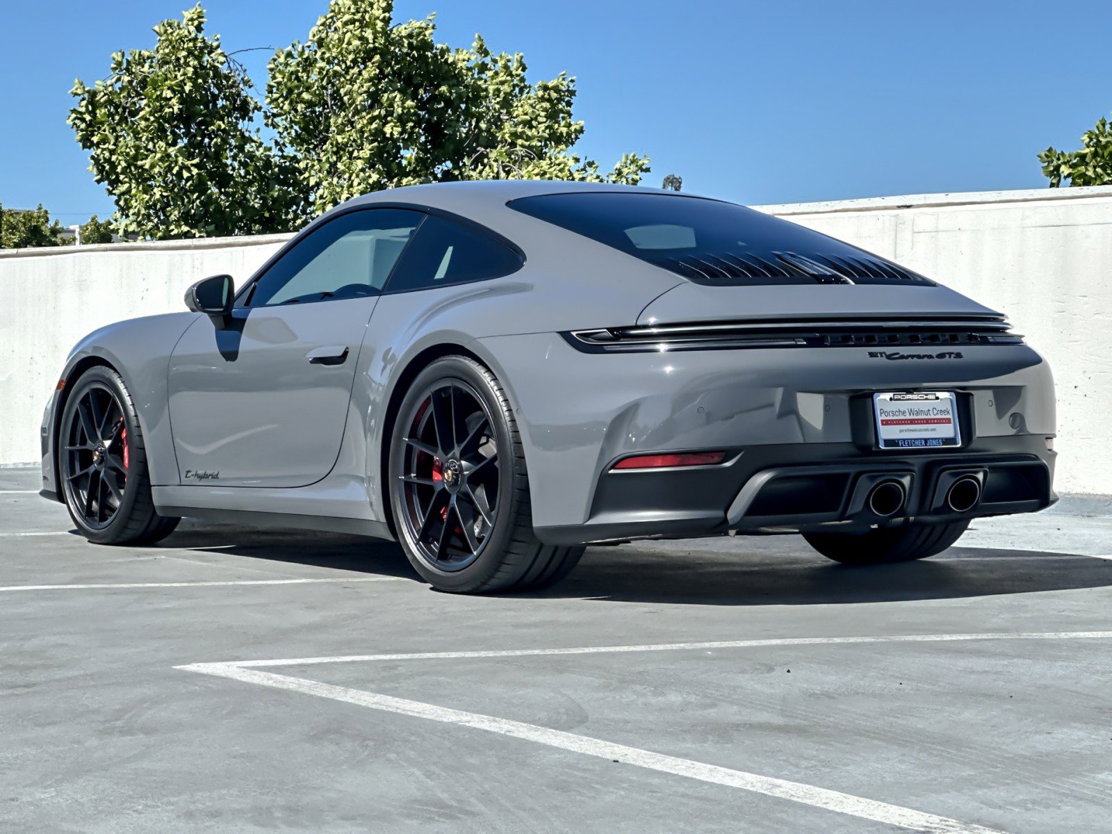 Used 2025 Porsche 911 Carrera GTS RWD image 3