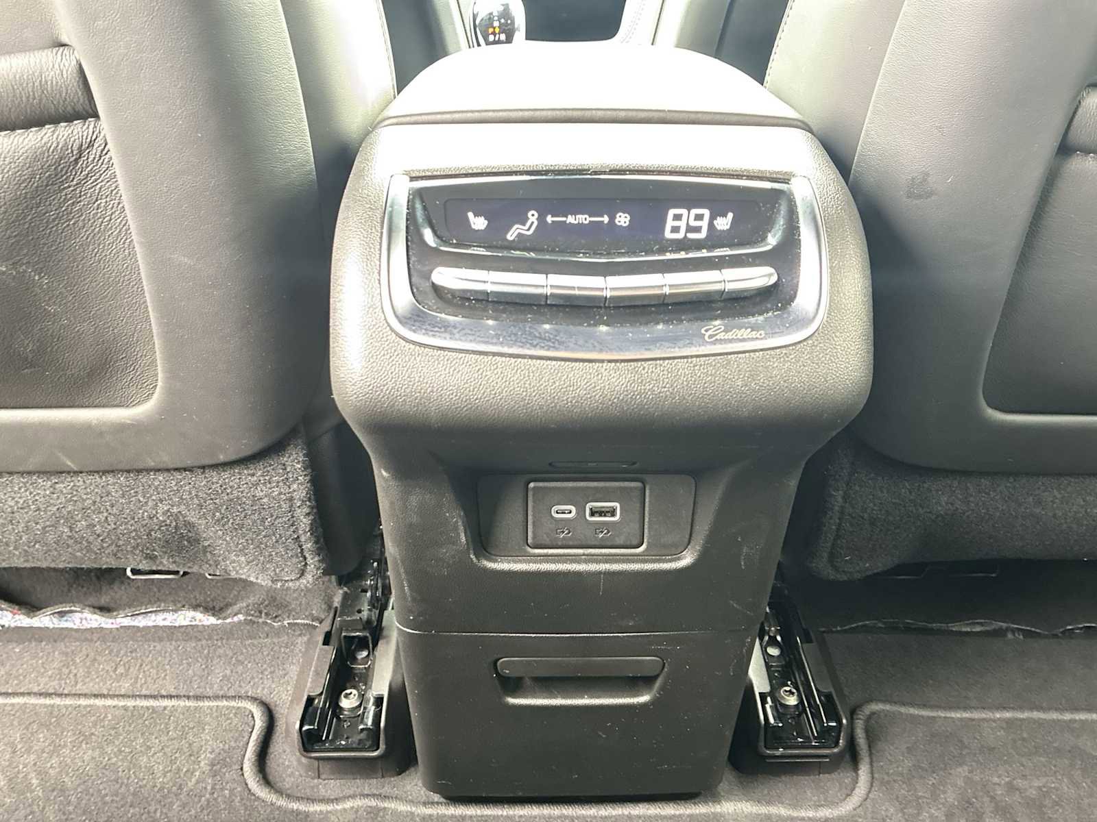 Used 2024 Cadillac XT6 Sport w/ Platinum Package image 22