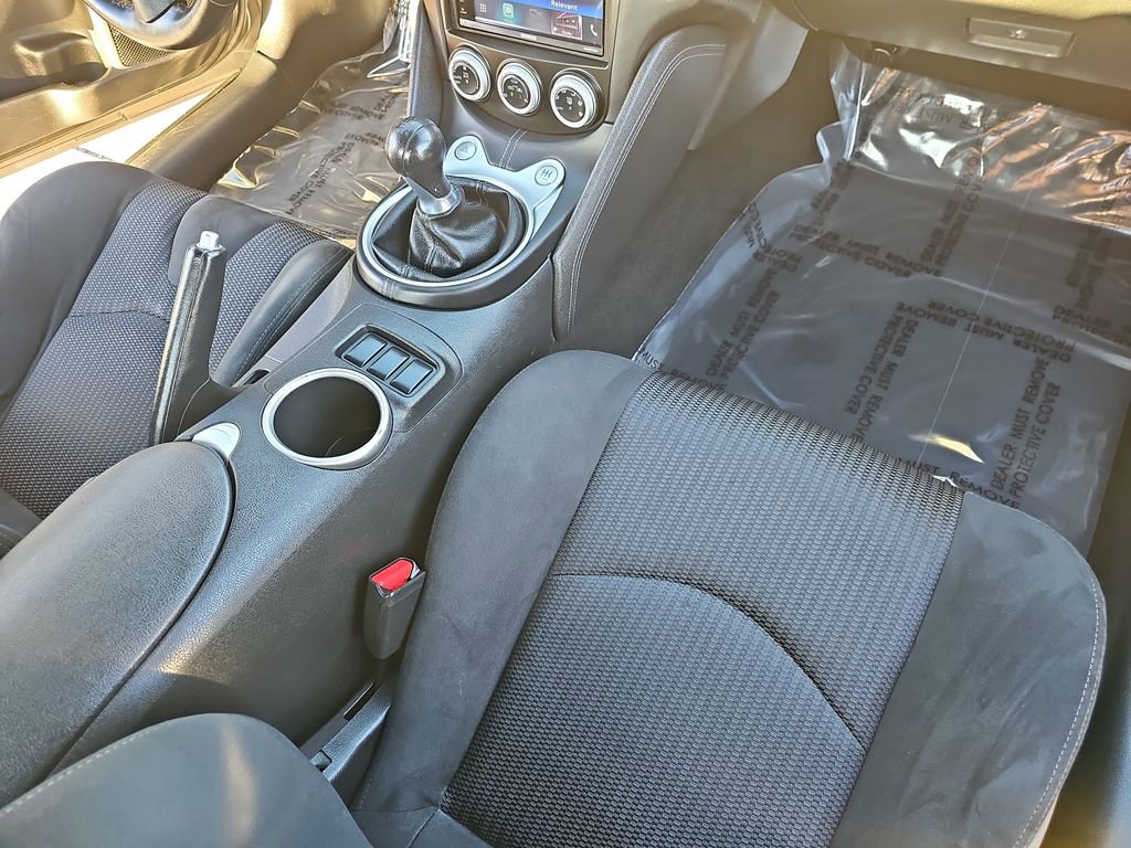 Used 2017 Nissan 370Z w/ Sport Package image 12