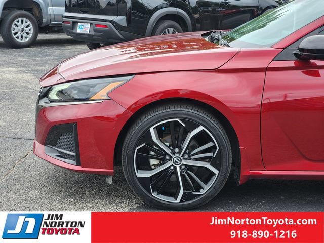 Used 2024 Nissan Altima 2.5 SR w/ SR Premium Package FWD image 9