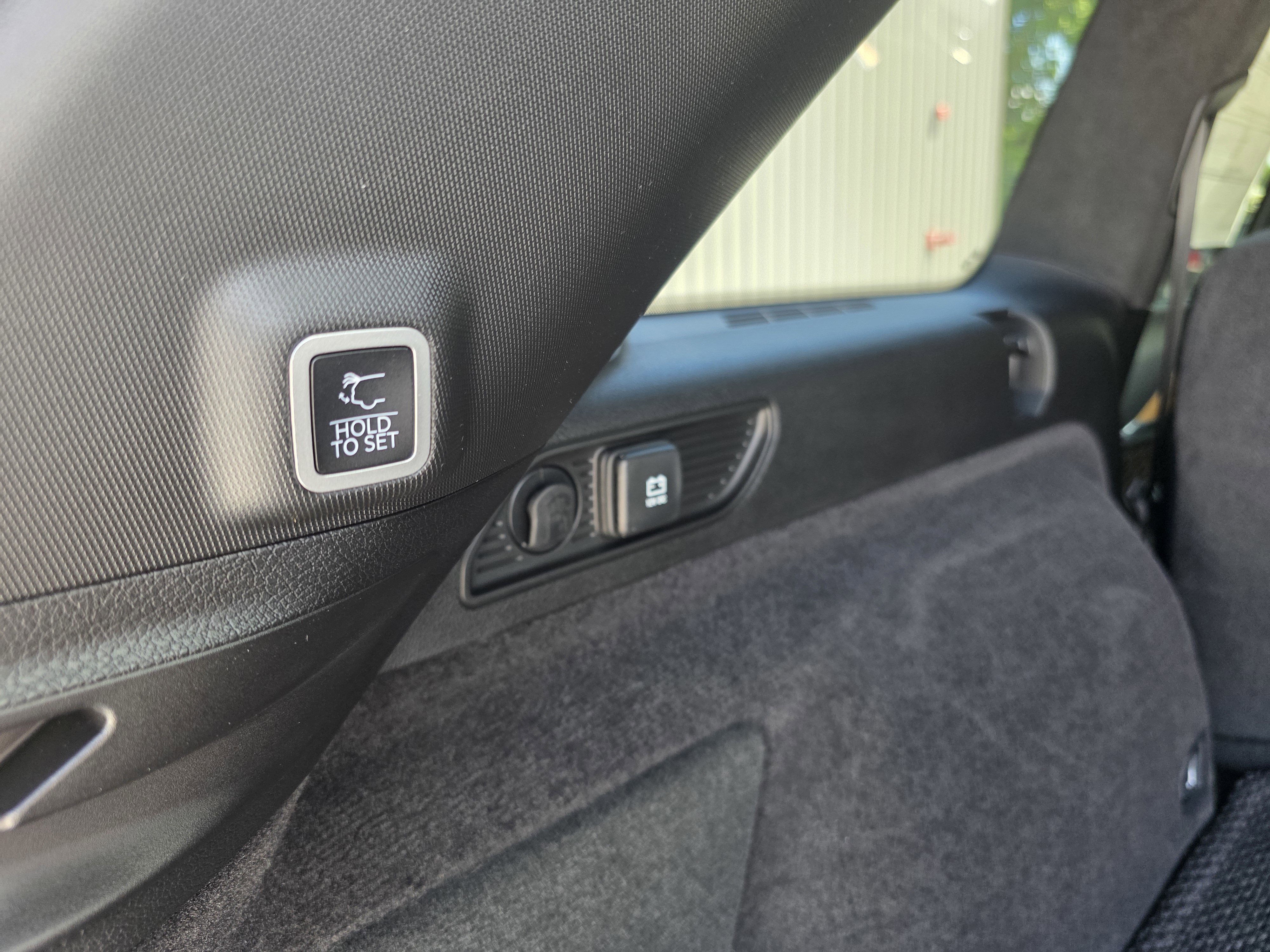 Used 2023 Jeep Grand Cherokee Summit image 9