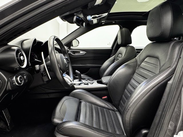 Used 2023 Alfa Romeo Giulia Veloce image 15