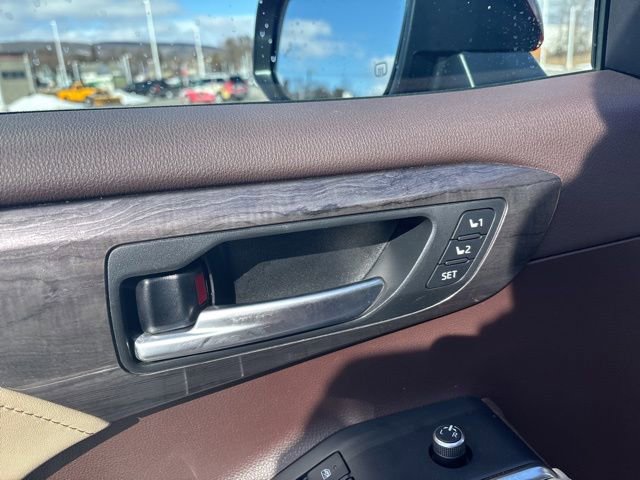 Used 2020 Toyota Highlander Limited image 47