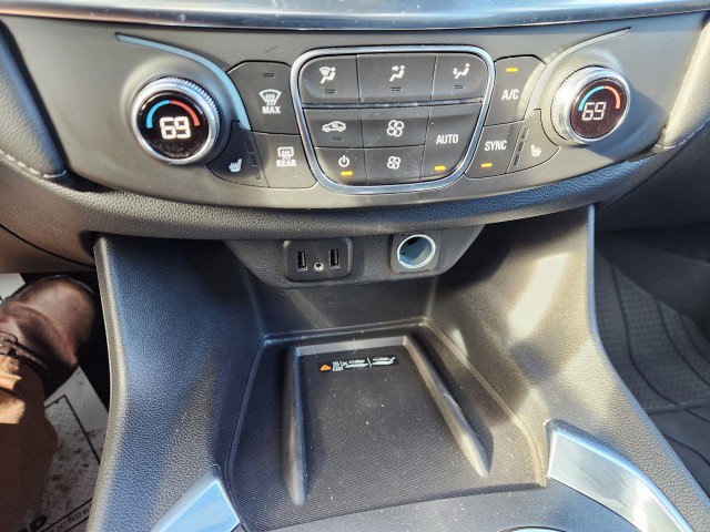 Used 2023 Chevrolet Traverse LT w/ LPO, Floor Liner Package image 45